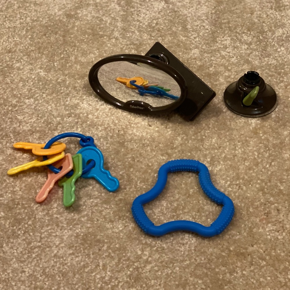 Baby bundle! 👶 Dr Browns teether, key ring toy & car seat rear view mirror